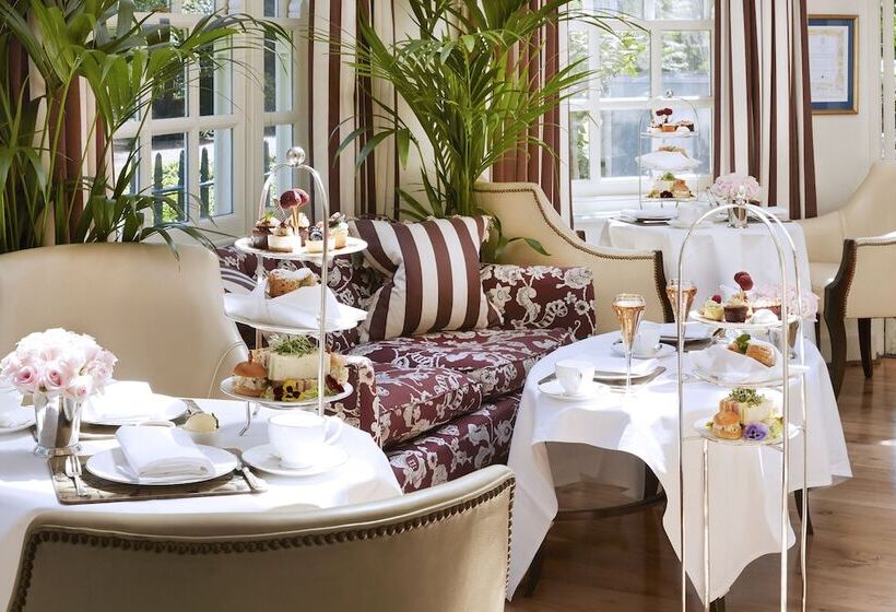 هتل The Montague On The Gardens