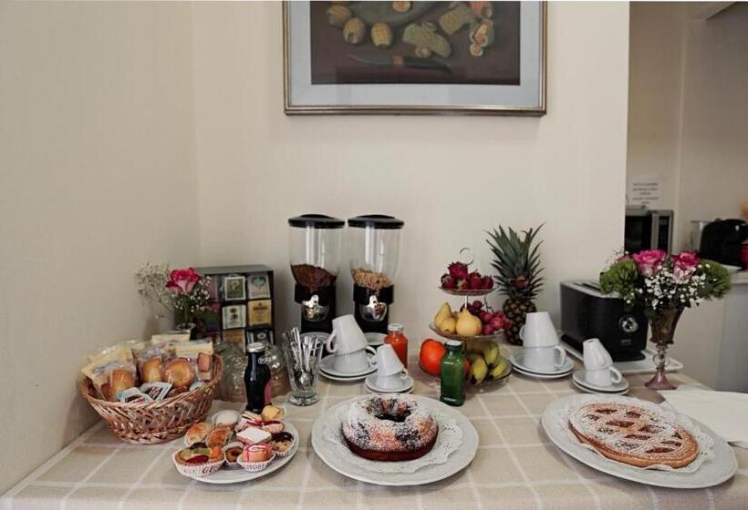 پانسیون Il Castello Guest House