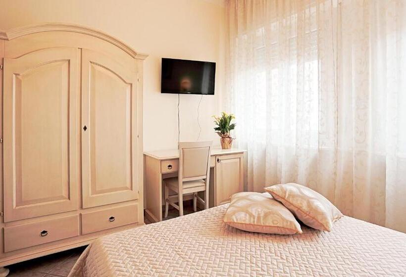 پانسیون Il Castello Guest House