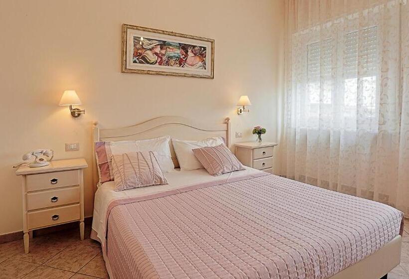 پانسیون Il Castello Guest House
