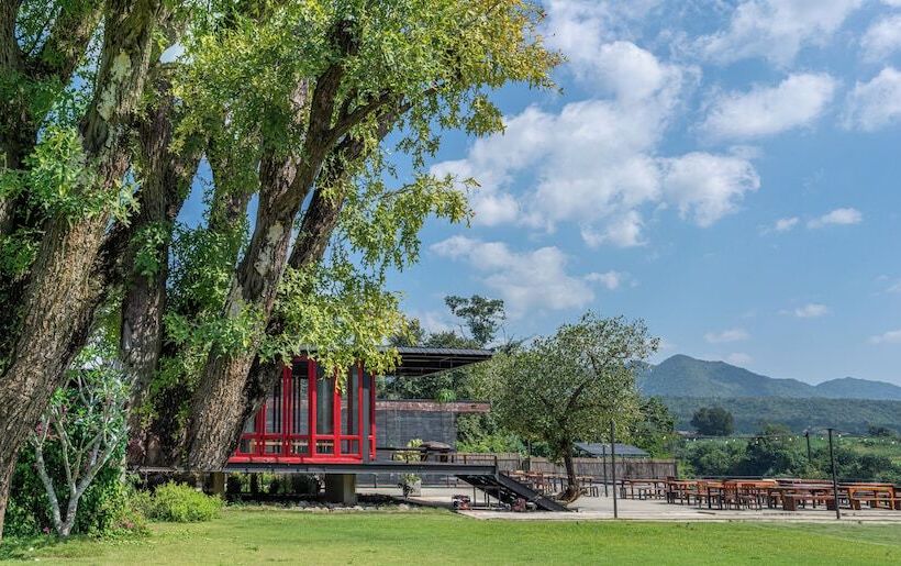 هتل The River Life Resort