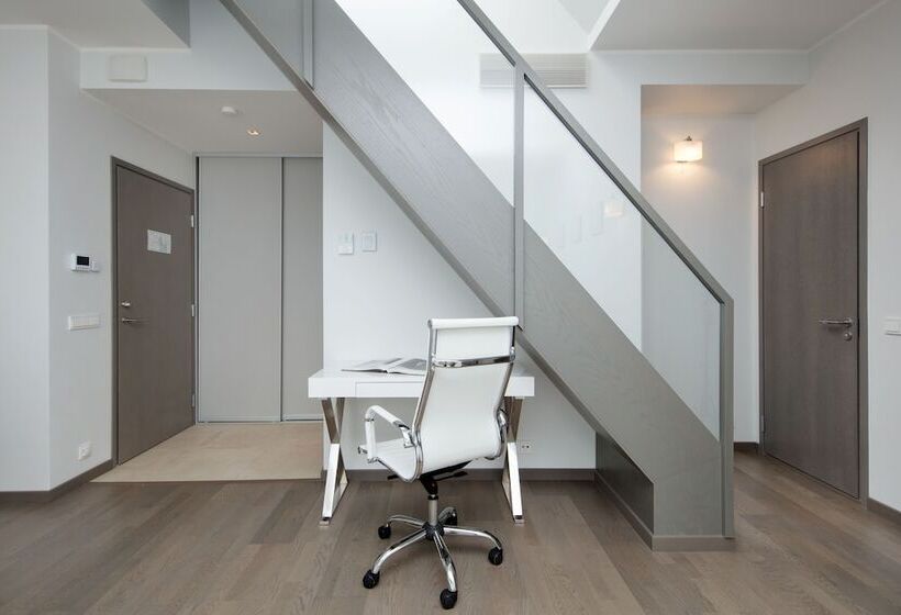 8era Business Executive Rotermanni Apts