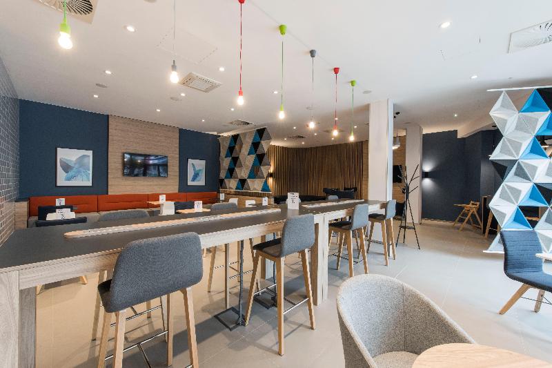 هتل Holiday Inn Express Warsaw   Mokotow, An Ihg