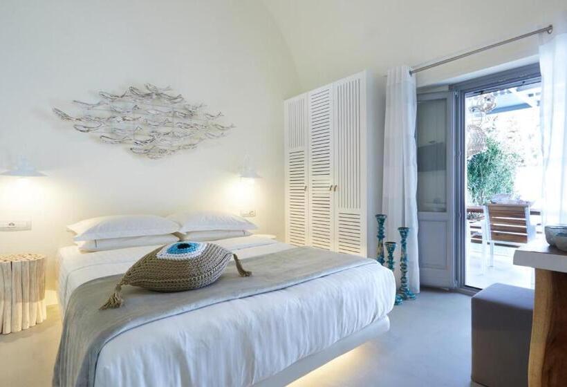 Eolia Kamari Villa