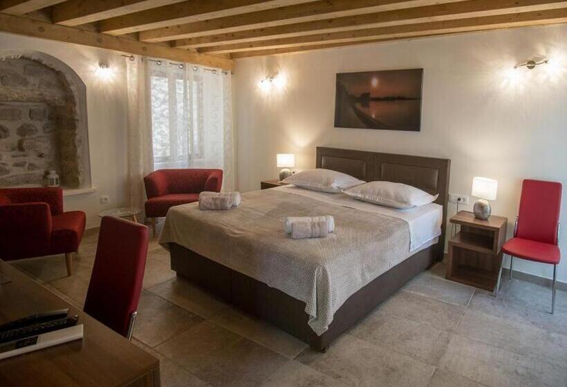 پانسیون Jr Luxury Guesthouse