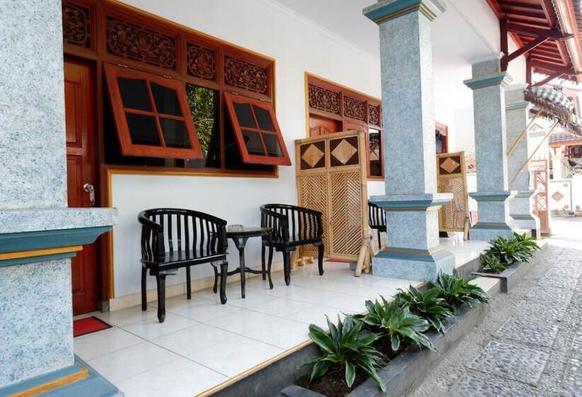 پانسیون Reddoorz Near Mayura Park Lombok