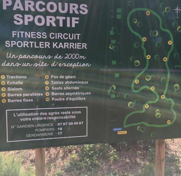 Chalet Orange Naturiste La Jenny