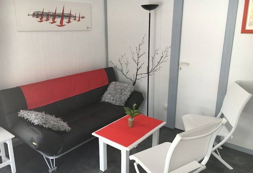 Chalet Orange Naturiste La Jenny