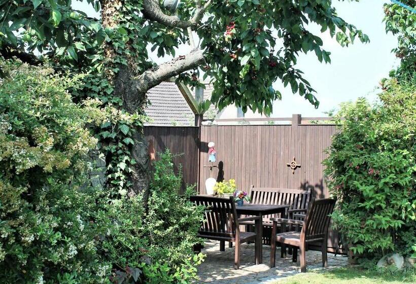 Cozy Apartment In Klütz With Garden