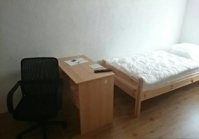 فندق فئة نجمة واحدة Biberach Riss Zimmer Frei, Einzel Zimmer Bad Küche