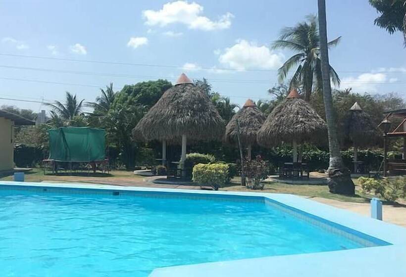 בית מלון כפרי Gorgona Beach
