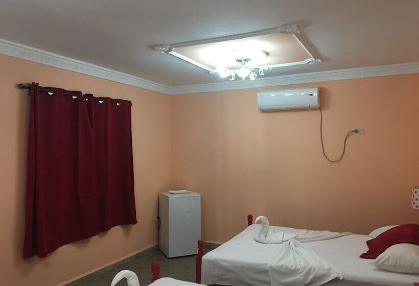 هتل Hostal Mozangel