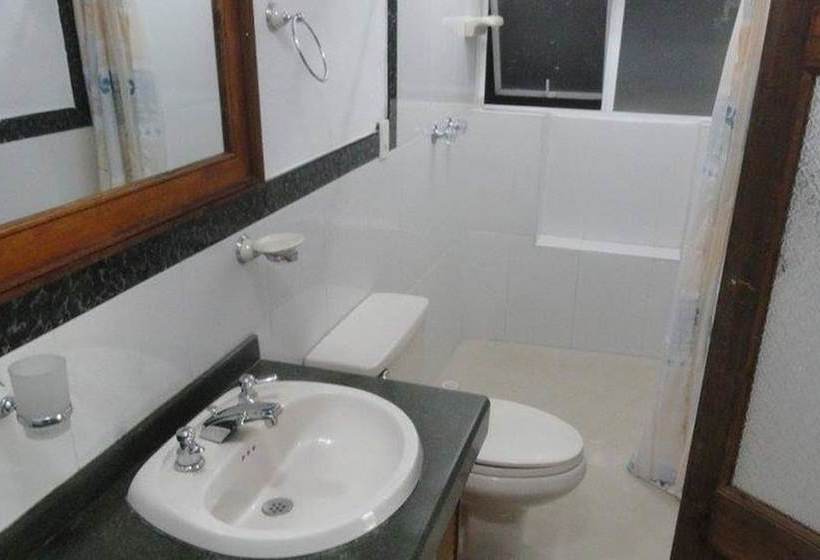 בית מלון כפרי Otrolado Lodge