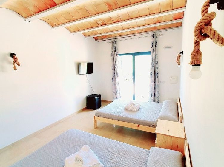 مبيت وإفطار La Nava Suites