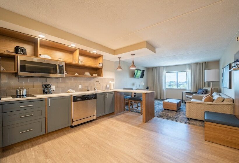 בית מלון כפרי Candlewood Suites   Cleveland South   Independence, An Ihg