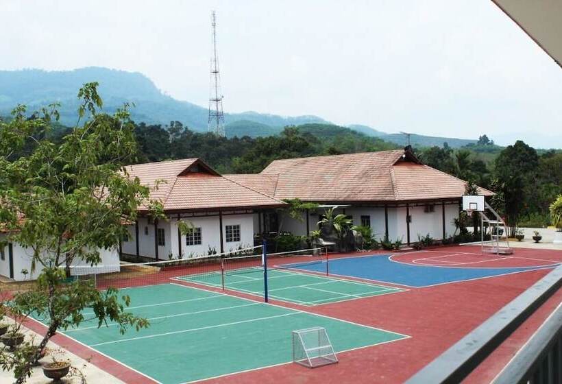 فندق Karak Orchard Resorts