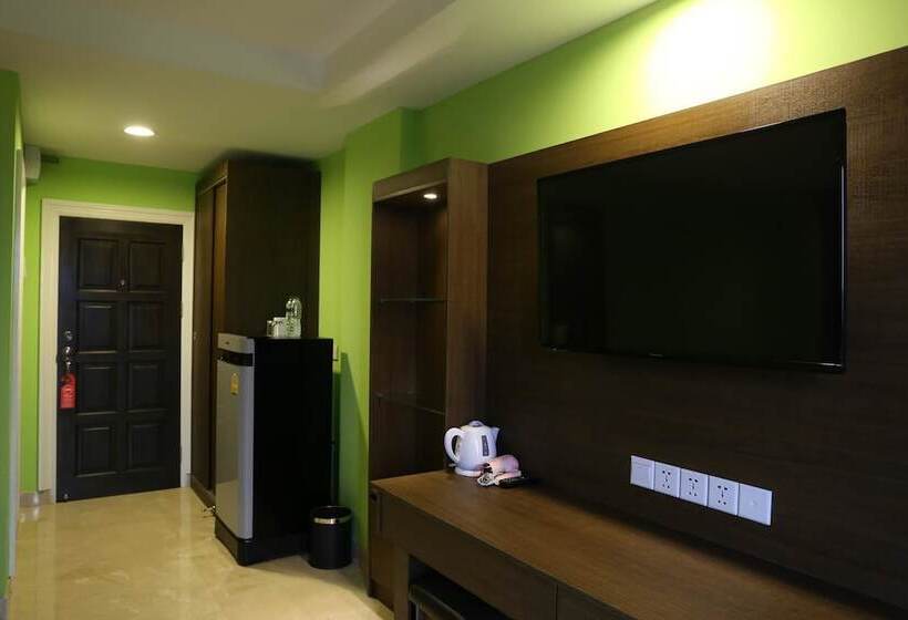 هتل M Village Hostel