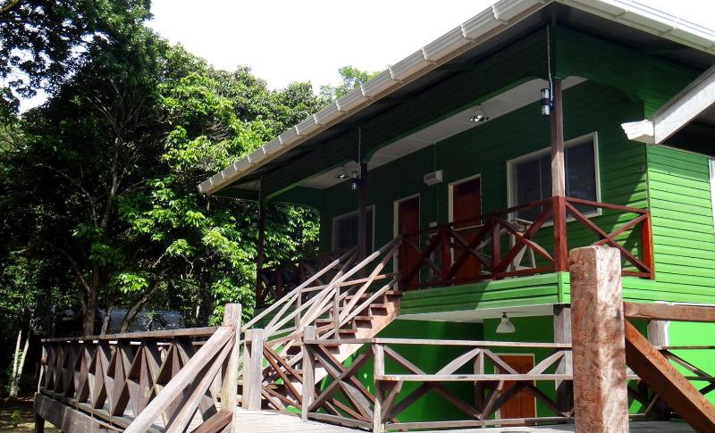 هتل Sukau Greenview Bed & Breakfast