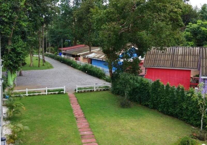 בית מלון כפרי The Chala Resort