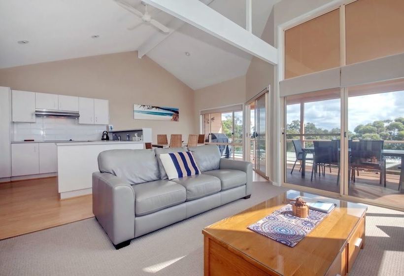 Moy At Nelson Bay, 2/30 Thurlow Avenue