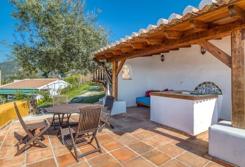 Lovely Cottage In Alcaucín Near Sierra Tejeda Natural Park
