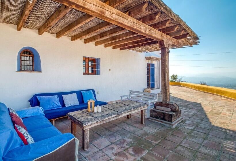 Lovely Cottage In Alcaucín Near Sierra Tejeda Natural Park