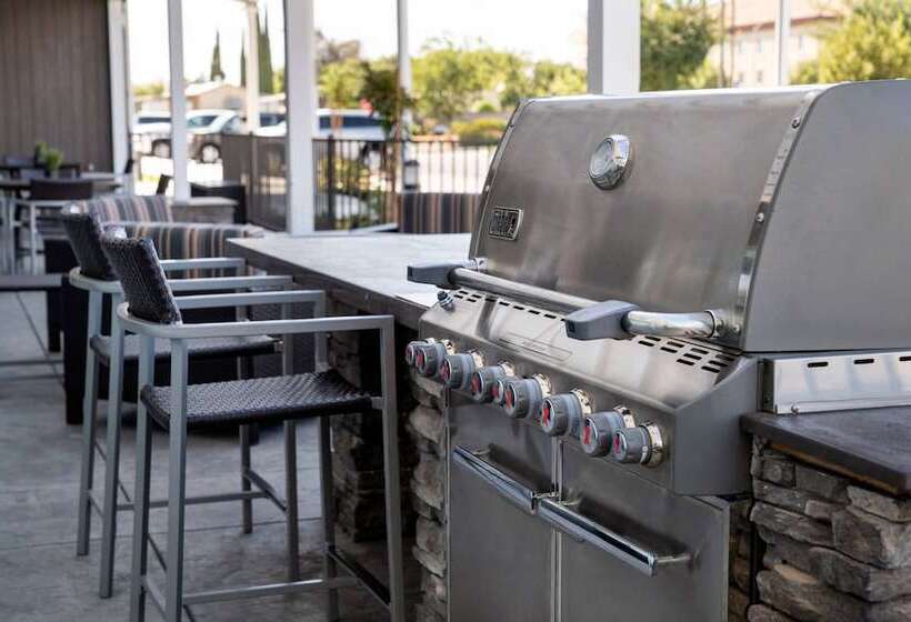 هتل Towneplace Suites Fresno Clovis