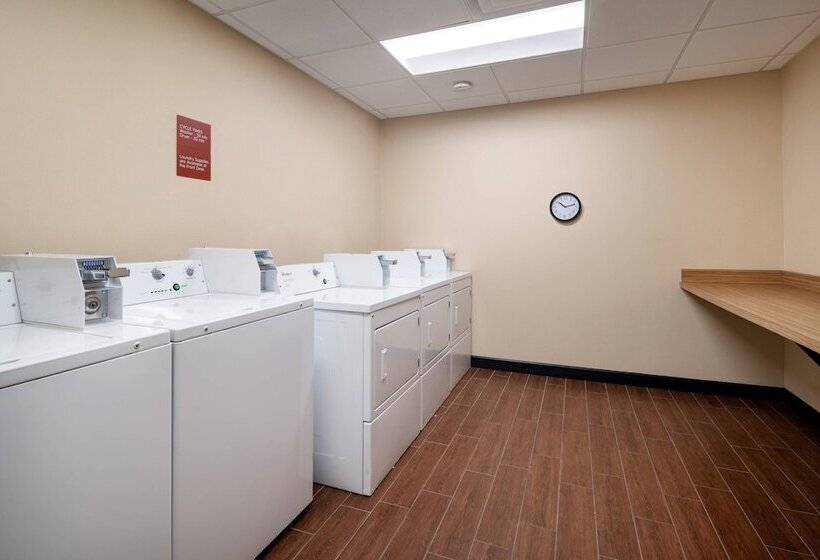 هتل Towneplace Suites Fresno Clovis