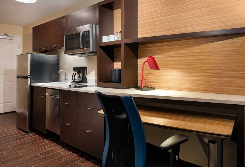 هتل Towneplace Suites Fresno Clovis