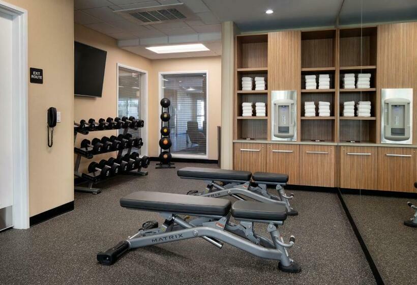 هتل Towneplace Suites Fresno Clovis