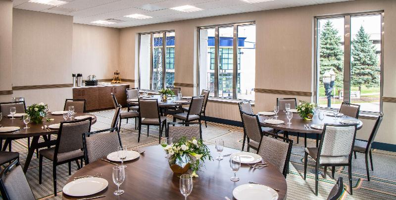 هتل Hilton Garden Inn Flint Downtown
