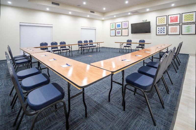 בית מלון כפרי Holiday Inn Express & Suites   Fort Myers Airport, An Ihg
