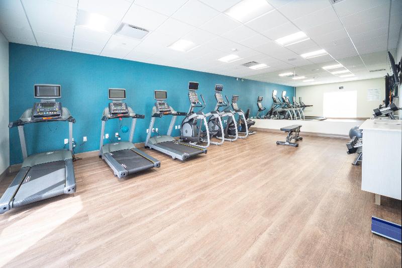 בית מלון כפרי Holiday Inn Express & Suites   Fort Myers Airport, An Ihg