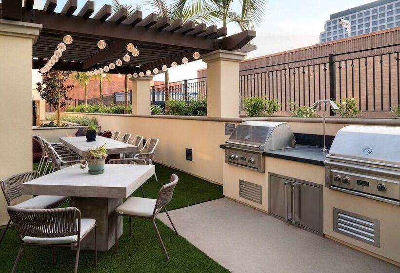 בית מלון כפרי Residence Inn Los Angeles Glendale