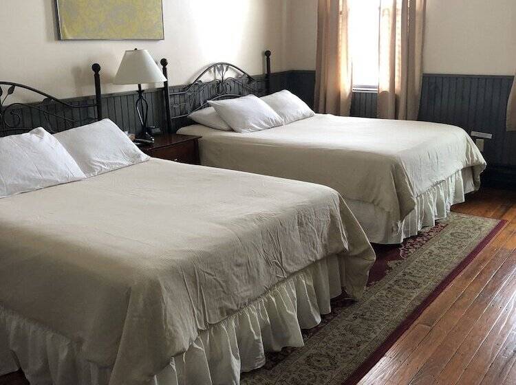 בית מלון כפרי Water Street Inn