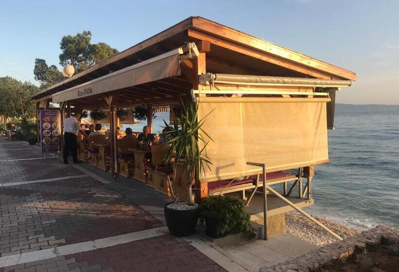 بنسيون Apartmani Daša Tučepi