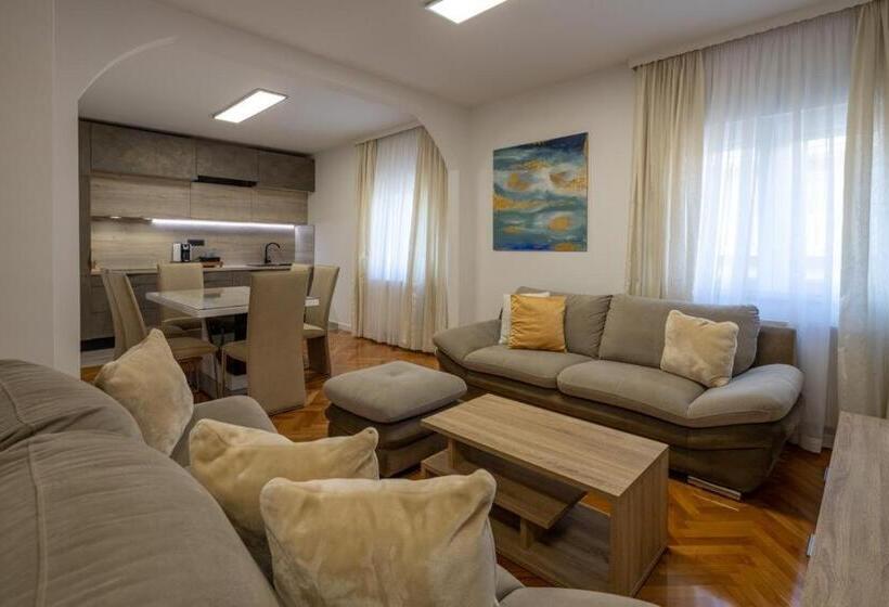 پانسیون Villa Mandalinic