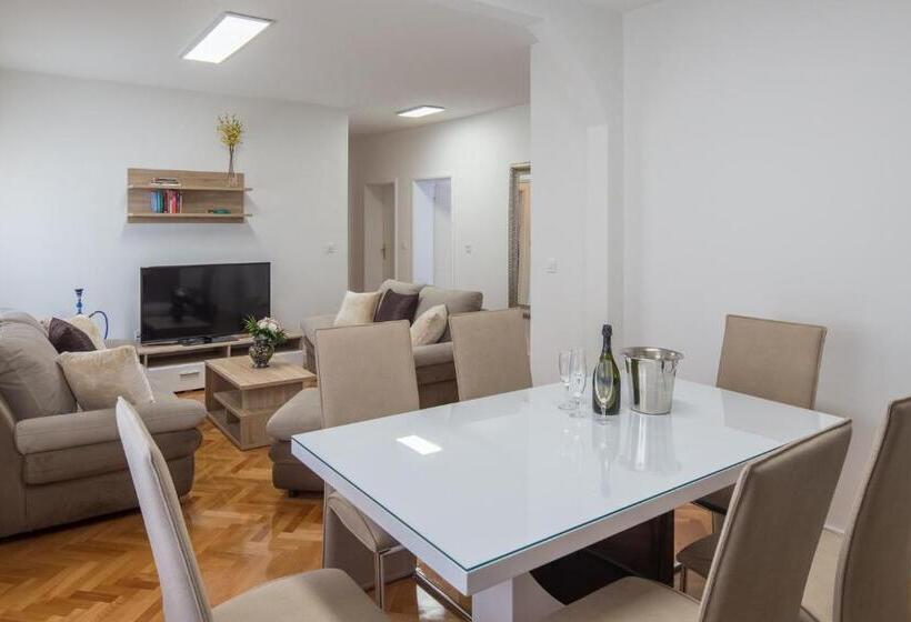 پانسیون Villa Mandalinic