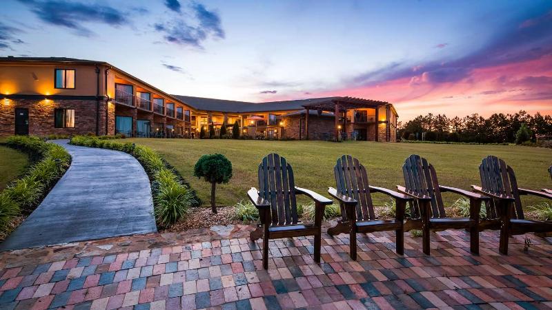 Aiden By Best Western Warm Springs Hotel And Event Center