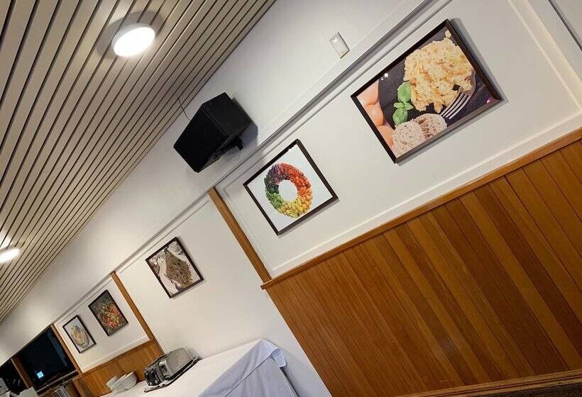 هتل Airport Gateway