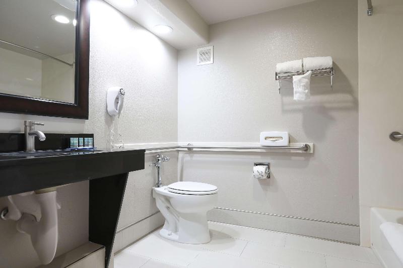 هتل Best Western Lanai Garden Inn & Suites