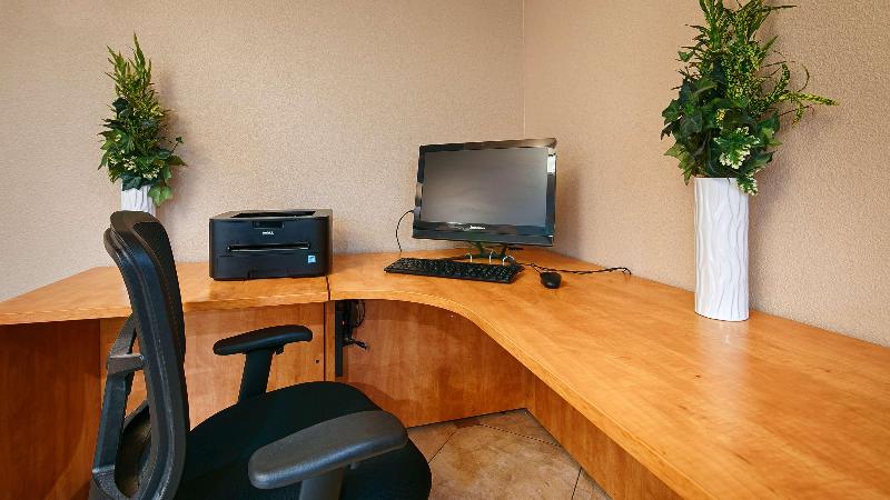 هتل Best Western Lanai Garden Inn & Suites