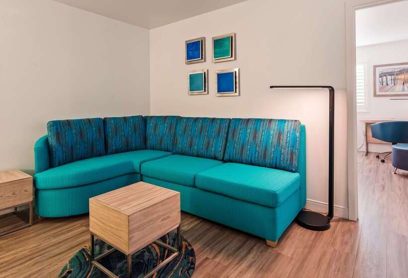 هتل Best Western Plus Capitola By The Sea Inn & Suites