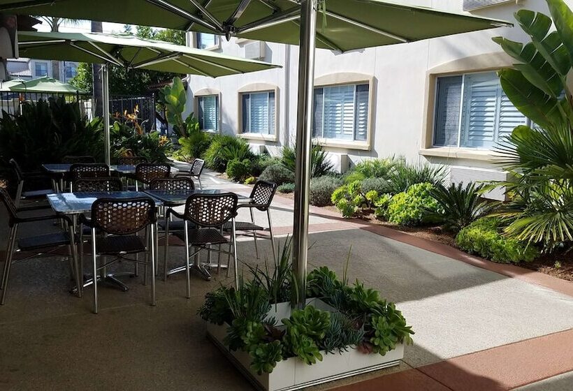 هتل Best Western Plus Capitola By The Sea Inn & Suites