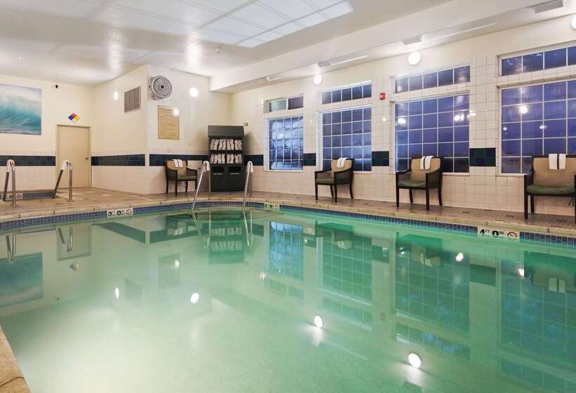 فندق Best Western Plus Des Moines West Inn & Suites