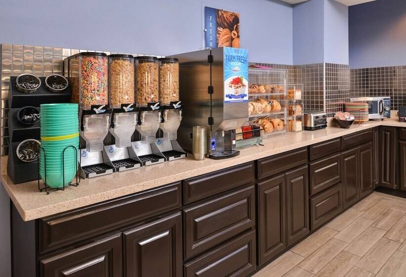 فندق Best Western Plus Mountain View Auburn Inn