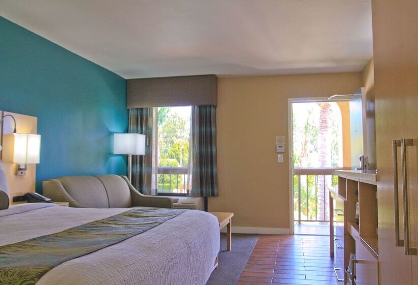 هتل Best Western Plus South Coast Inn