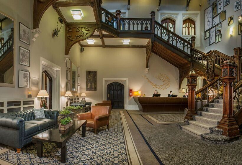 בית מלון כפרי De Vere Tortworth Court