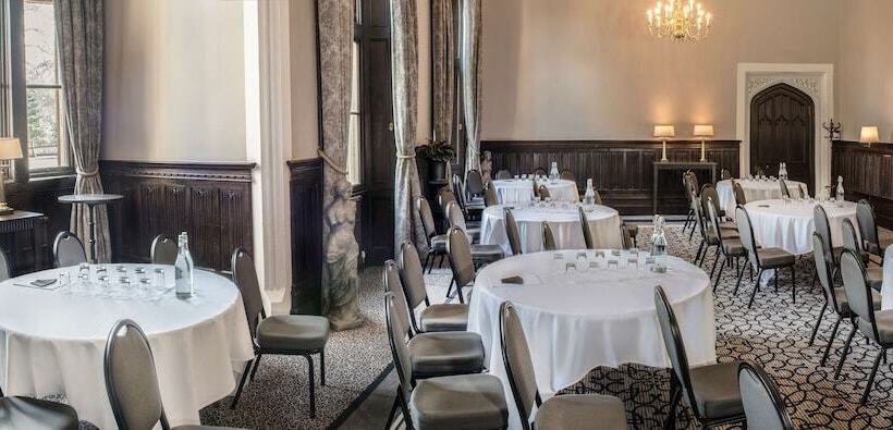 בית מלון כפרי De Vere Tortworth Court