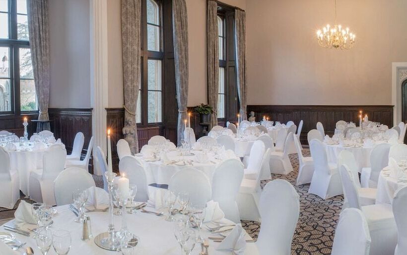 בית מלון כפרי De Vere Tortworth Court